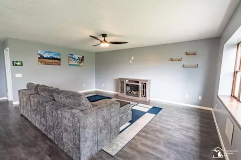 Living - 5248 S Custer, Monroe, MI 48161 photo 2 of 5