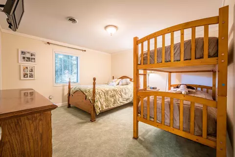 Bedroom - 4460 Queens, Gladwin, MI 48624 photo 10 of 10