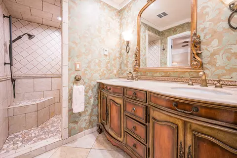 Bath - 4460 Queens, Gladwin, MI 48624 photo 2 of 4