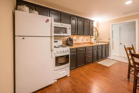 Kitchen - 4460 Queens, Gladwin, MI 48624 photo 6 of 7