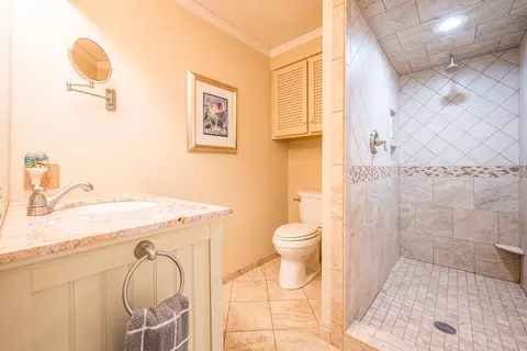 Bath - 4460 Queens, Gladwin, MI 48624 photo 4 of 4