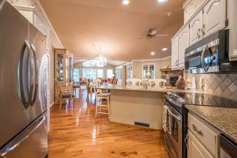 Kitchen - 4460 Queens, Gladwin, MI 48624 photo 4 of 7