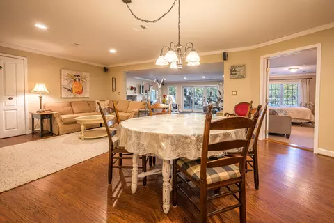 Dining - 4460 Queens, Gladwin, MI 48624 photo 4 of 4