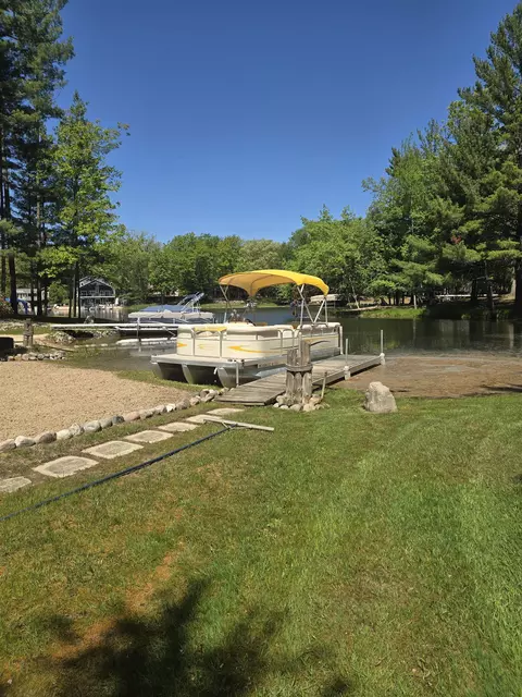 Exterior - 4460 Queens, Gladwin, MI 48624 photo 6 of 23