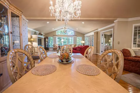 Dining - 4460 Queens, Gladwin, MI 48624 photo 1 of 4