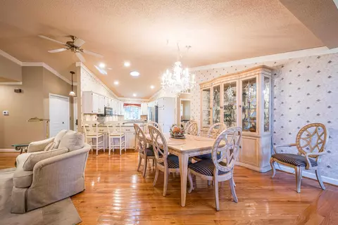 Dining - 4460 Queens, Gladwin, MI 48624 photo 2 of 4