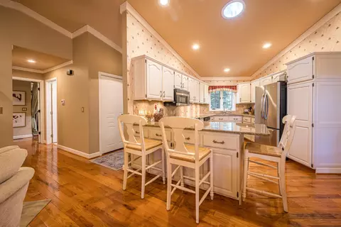 Kitchen - 4460 Queens, Gladwin, MI 48624 photo 5 of 7