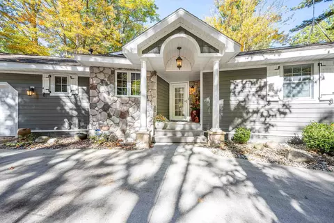 Exterior - 4460 Queens, Gladwin, MI 48624 photo 19 of 23