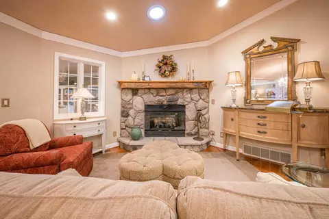 Living - 4460 Queens, Gladwin, MI 48624 photo 1 of 4
