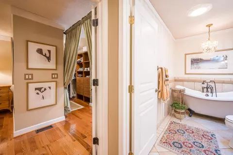 Entry Way - 4460 Queens, Gladwin, MI 48624 photo 1 of 2
