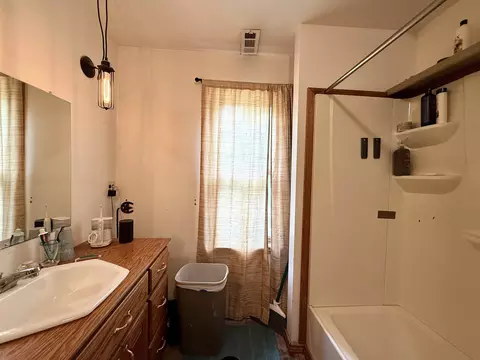 Bath - 3870 N M 30, Gladwin, MI 48624 photo 6 of 9