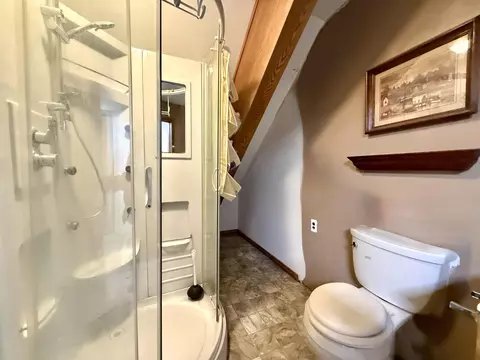 Bath - 3870 N M 30, Gladwin, MI 48624 photo 5 of 9
