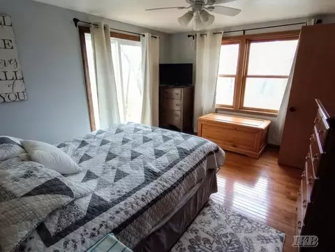 Bedroom - 8818 Arnold Lk, Harrison, MI 48625 photo 2 of 4