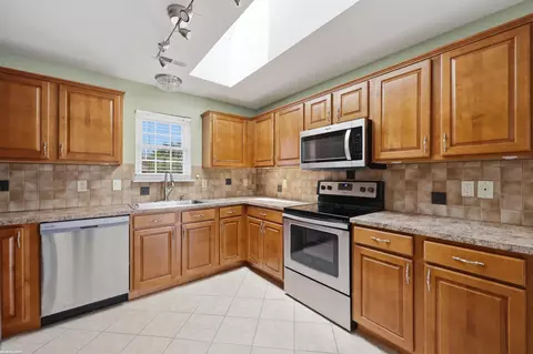 Kitchen - 45653 Gable, Macomb, MI 48044 photo 3 of 3