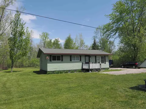 1851 Erickson, Pinconning, MI 48650 photo 3