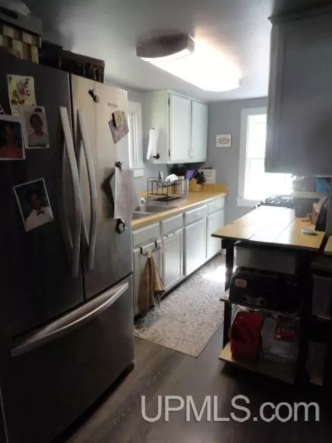 Kitchen - 207 Chestnut, Munising, MI 49862 photo 2 of 3