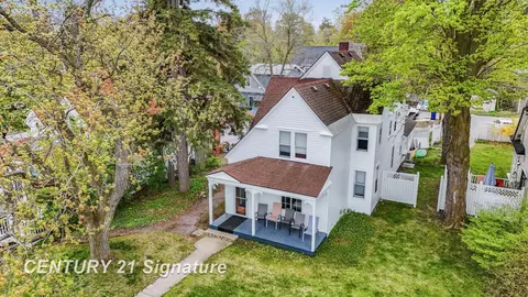 607 W Front, Traverse City, MI 49684