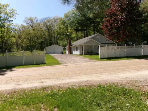 Exterior - 612 Pine, Harrison, MI 48625 photo 14 of 15