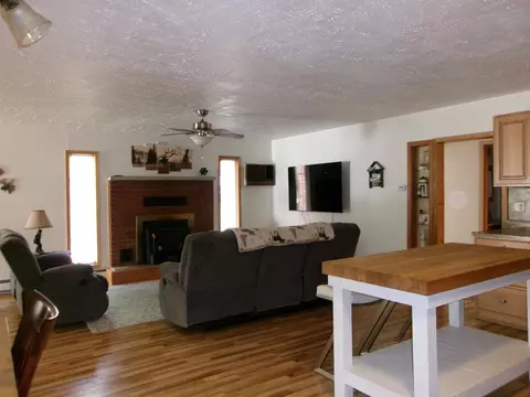 Living - 612 Pine, Harrison, MI 48625 photo 2 of 5