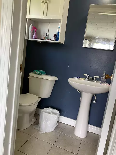 Bath - 2898 Lakeshore, Gladwin, MI 48624 photo 1 of 3