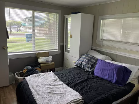Bedroom - 2898 Lakeshore, Gladwin, MI 48624 photo 2 of 3
