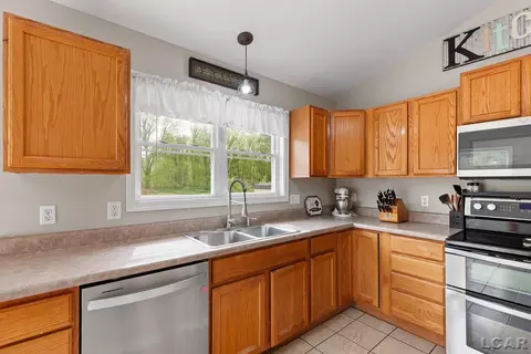 Kitchen - 6483 Pocklington, Britton, MI 49229 photo 4 of 6