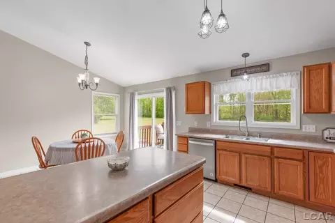 Kitchen - 6483 Pocklington, Britton, MI 49229 photo 5 of 6