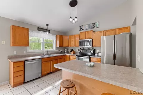 Kitchen - 6483 Pocklington, Britton, MI 49229 photo 3 of 6