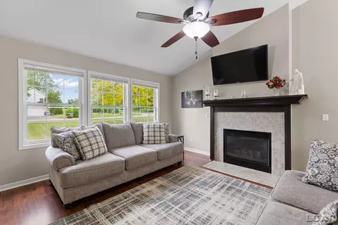 Living - 6483 Pocklington, Britton, MI 49229 photo 1 of 4