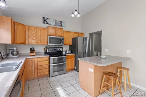 Kitchen - 6483 Pocklington, Britton, MI 49229 photo 2 of 6