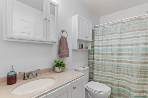 Bath - 6483 Pocklington, Britton, MI 49229 photo 2 of 2