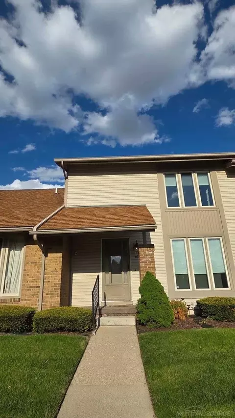 60 Willow Way, Waterford, MI 48328