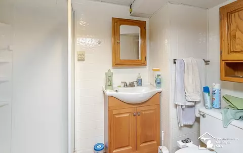 Bath - 37613 Castle, Romulus, MI 48174 photo 2 of 2