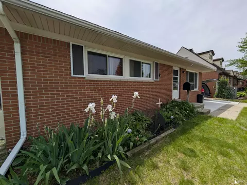 37613 Castle, Romulus, MI 48174