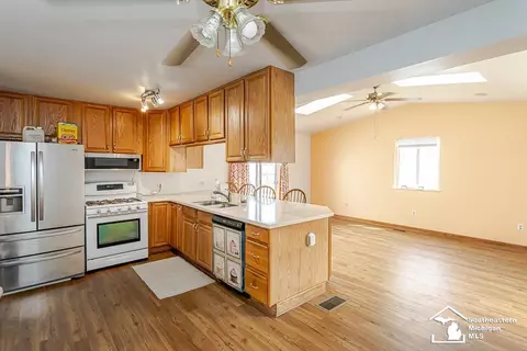Kitchen - 37613 Castle, Romulus, MI 48174 photo 2 of 7