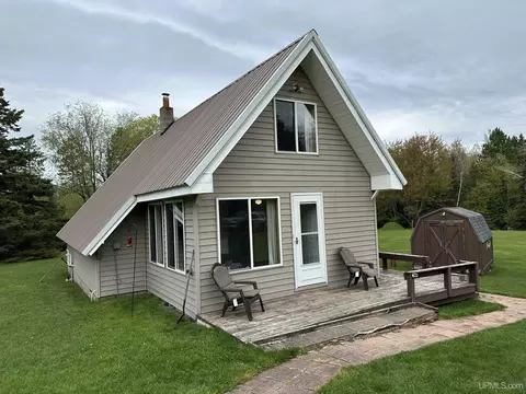 2359 Ff Hwy 16, Kenton, MI 49943
