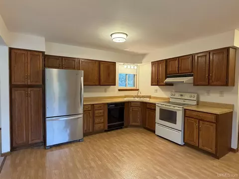 Kitchen - 1155 Ninth, Ishpeming, MI 49849 photo 2 of 3