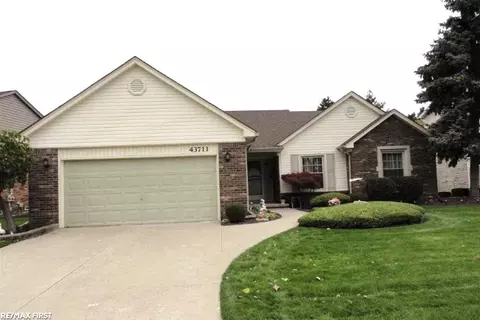 43711 Salt Crk, Clinton Township, MI 48038