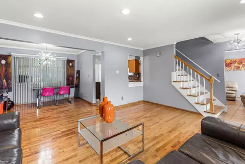 Living - 3626 Easthampton, Flint, MI 48503 photo 4 of 6