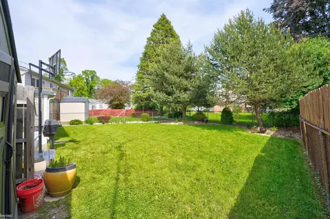 Exterior - 3626 Easthampton, Flint, MI 48503 photo 5 of 11