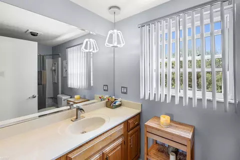 Bath - 3626 Easthampton, Flint, MI 48503 photo 3 of 4