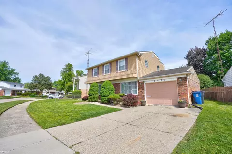 Exterior - 3626 Easthampton, Flint, MI 48503 photo 3 of 11