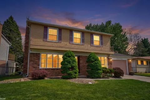 Exterior - 3626 Easthampton, Flint, MI 48503 photo 7 of 11