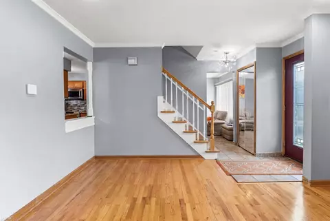 Living - 3626 Easthampton, Flint, MI 48503 photo 5 of 6