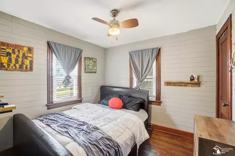 Bedroom - 15592 Cedar, Monroe, MI 48161 photo 4 of 6