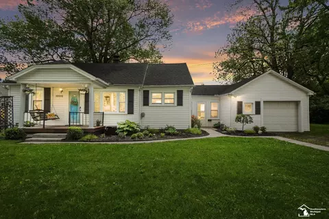 Exterior - 15592 Cedar, Monroe, MI 48161 photo 3 of 11