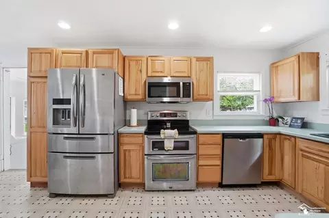 Kitchen - 15592 Cedar, Monroe, MI 48161 photo 1 of 5