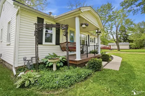 Exterior - 15592 Cedar, Monroe, MI 48161 photo 5 of 11