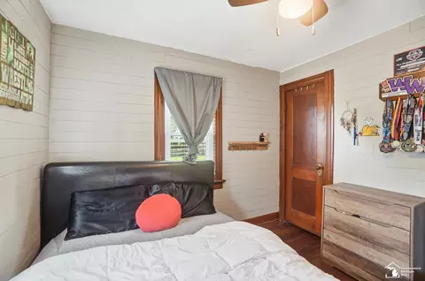 Bedroom - 15592 Cedar, Monroe, MI 48161 photo 6 of 6