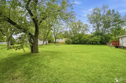 Exterior - 15592 Cedar, Monroe, MI 48161 photo 9 of 11